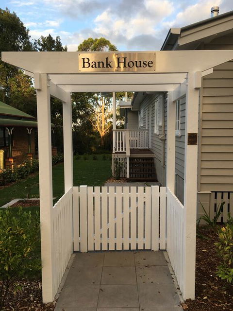 Bank House Tamborine Mountain - Sydney Tourism 3