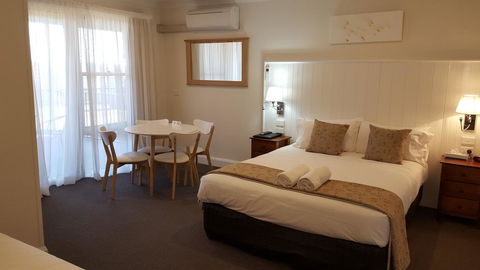 Bathurst Gold Panner - Sydney Tourism 0