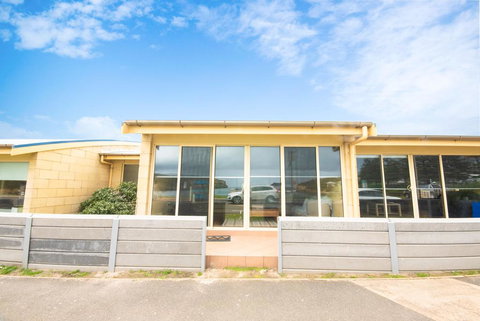 Bayview No 2 - Next To The Beach - Sydney Tourism 0