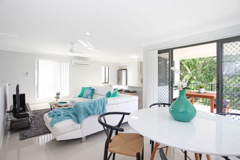 Beach Breeze Holiday House - Sydney Tourism 3