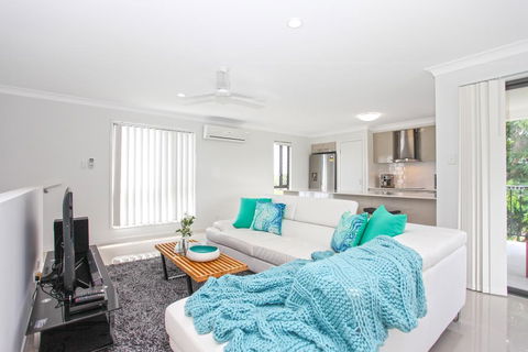 Beach Breeze Holiday House - Sydney Tourism 1
