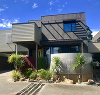 Beach Retreat Townhouse - Sydney Tourism