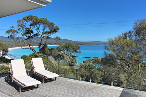 Beach Side Bay Of Fires - Sydney Tourism 0