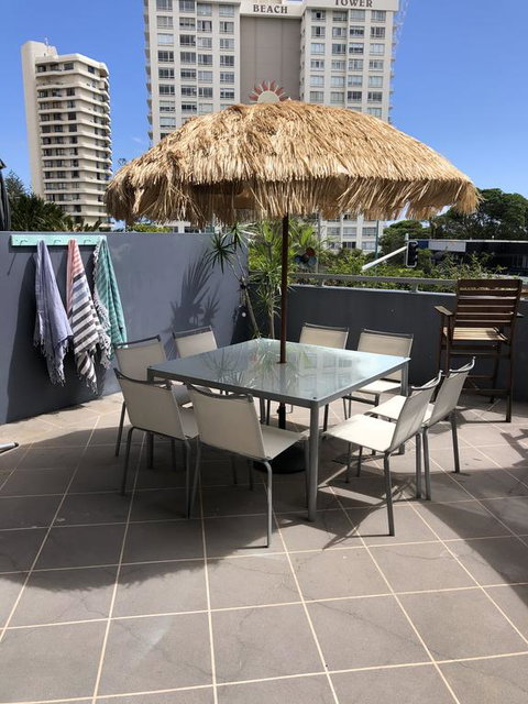 Beach Side Ocean Burleigh Heads 3 Bedroom Family Accomodation - Sydney Tourism 1
