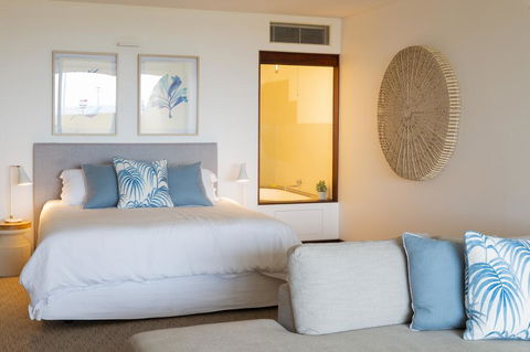 Beach Suites - Sydney Tourism 3