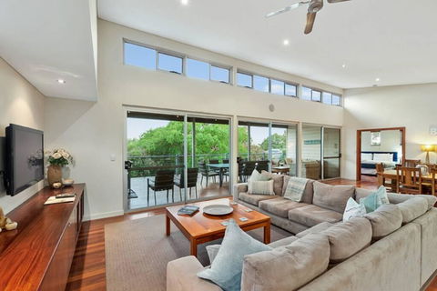 BeachBlu Holiday Home - Sydney Tourism 1