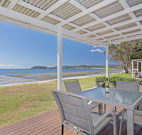 Beached Inn' 93 Foreshore Drive - Spacious beach front house - Sydney Tourism