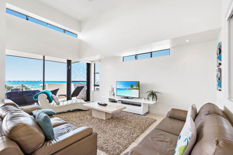 Beaches On Maroochy 1 Beach Parade - Sydney Tourism 0