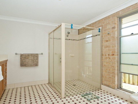 Beachfront Pool House - Absolute Beachfront - Sydney Tourism 2