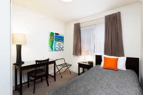 Redcliffe Motor Inn - Sydney Tourism 1