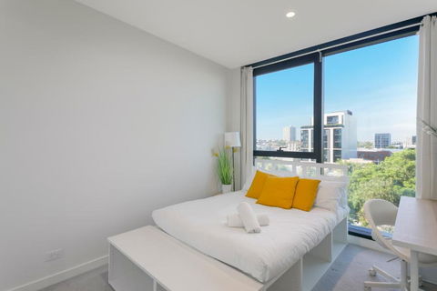 REST COLLECTION One Bedroom Apartment With Study - Sydney Tourism 1