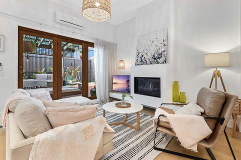Refined 2-Bed House With A Charming Courtyard - Sydney Tourism 0