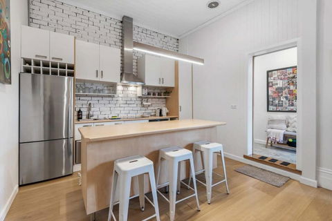 Refined 2-Bed House With A Charming Courtyard - Sydney Tourism 3