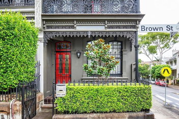Refined Paddington Corner Terrace With Parking with Sydney Tourism