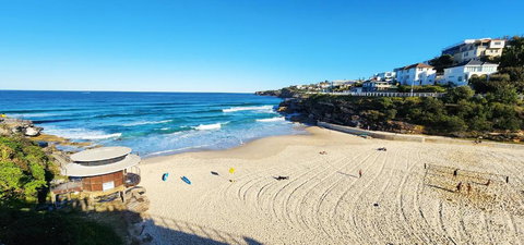 Relaxed Coastal Living With Fantastic Sea Views - Sydney Tourism 3