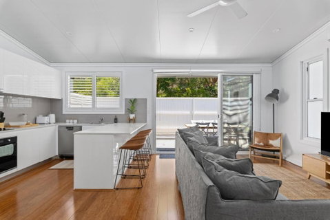 Relaxing 2-Bed Home Close To Beaches And Parks - Sydney Tourism 3