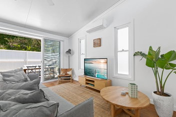 Relaxing 2-Bed Home Close To Beaches And Parks with Sydney Tourism