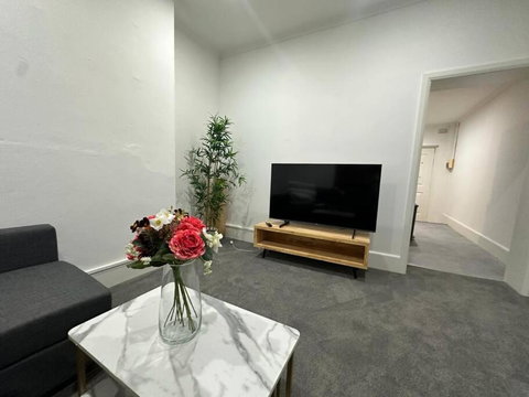 Remarkable 2 Bedroom House At The Centre Of Darlinghurst - Sydney Tourism 1