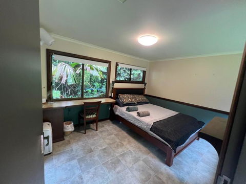 RIflebird Lodge - Sydney Tourism 3