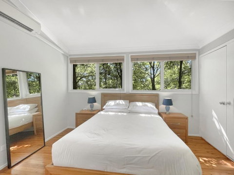 Riverside 3-Bed Townhouse With Spacious Deck & BBQ - Sydney Tourism 3