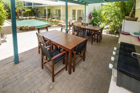 SAILS 9 Beachfront Getaway Horseshoe Bay - Sydney Tourism 3