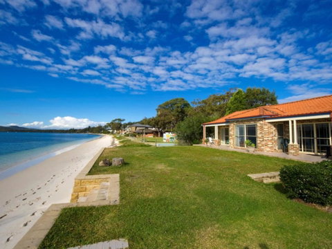 Salamander Beach Front - Sydney Tourism 0