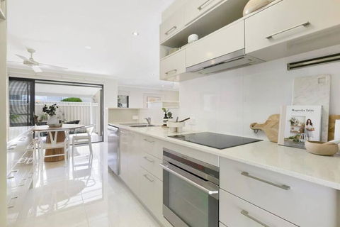 Riviera Road Miami - 4BRM Dual Villa - Sydney Tourism 2