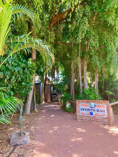 Roebuck Bay Hotel - Sydney Tourism 1