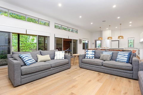 Russell Street Retreat - Sydney Tourism 1