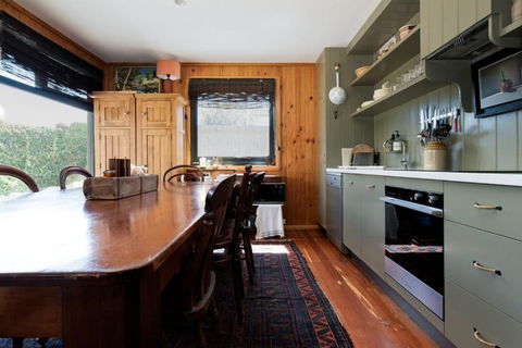 Rustic Barn By The Bay - Sydney Tourism 3