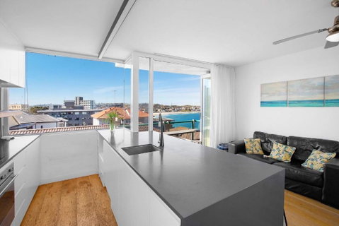S16S - Bondi Vistas - Sydney Tourism 0