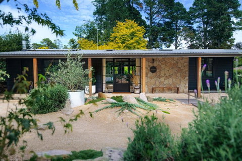 SABLE MAE Luxury Rustic Ranch - Sydney Tourism 1