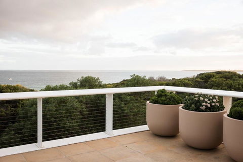 Sagres Queenscliff - Luxury House By The Beach - Sydney Tourism 3