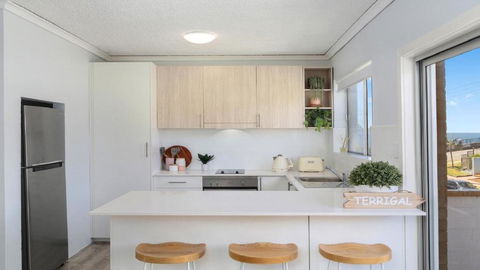 Salt Life Short Walk To Beach, Shops Cafes Accom Holidays - Sydney Tourism 1