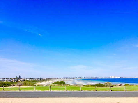 SALT @ North Beach WALLAROO (absolute Beachfront) - Sydney Tourism 0