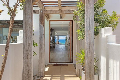 Saltwater Beach House - Sydney Tourism 3