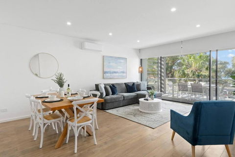 Saltwater Escape - Contemporary Seaside Stunner - Sydney Tourism 0
