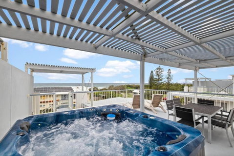 Salty Breeze - Rooftop Terrace & Jacuzzi - Sydney Tourism 0