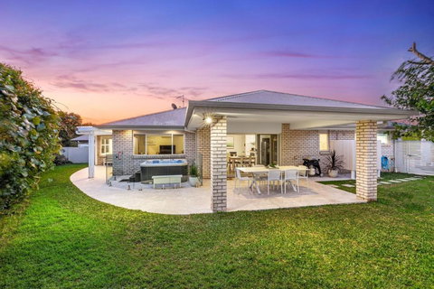 Salty Pause At Bondi House - With Spa And Pet Friendly! - Sydney Tourism 3