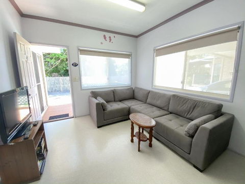 San Marco Villa 4 - Burrum Heads- Beachfront- 2BR - Pool- Aircon - Sydney Tourism 2