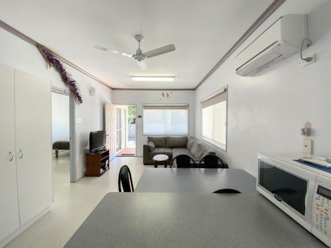 San Marco Villa 4 - Burrum Heads- Beachfront- 2BR - Pool- Aircon - Sydney Tourism 3