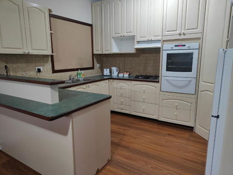 S&S Guest House - Sydney Tourism 3