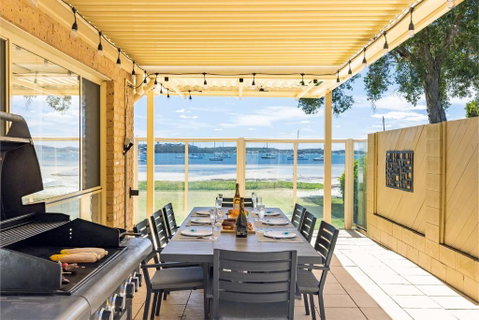 Sandy Beach House Corlette Unit 1 Waterfront WI-FI Aircon - Sydney Tourism 3