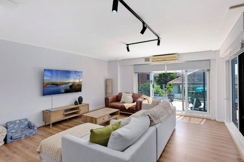 Sandy Cove Apartment The Entrance 8 - Sydney Tourism 1