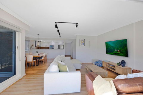 Sandy Cove Apartment The Entrance 8 - Sydney Tourism 2