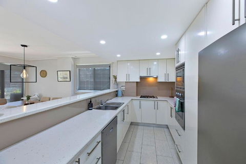 Sandy Cove Apartment The Entrance 8 - Sydney Tourism 3