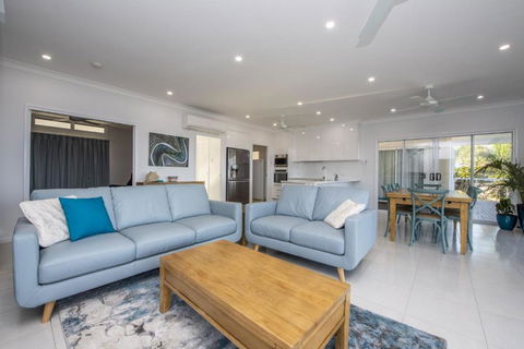 Sandy Decks - Sydney Tourism 3