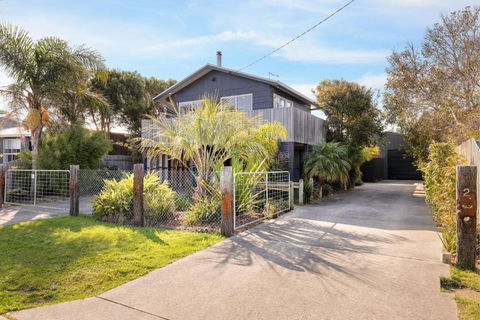 Seaspray Getaway - Sydney Tourism 0