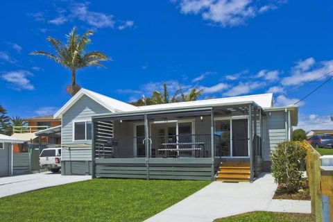 Seaview Beach House Complex - Sydney Tourism 1