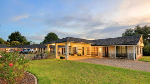 Southern Comfort Motor Inn - Sydney Tourism 1